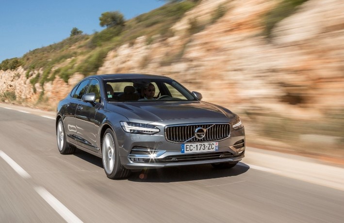 сколько ходят моторы volvo?